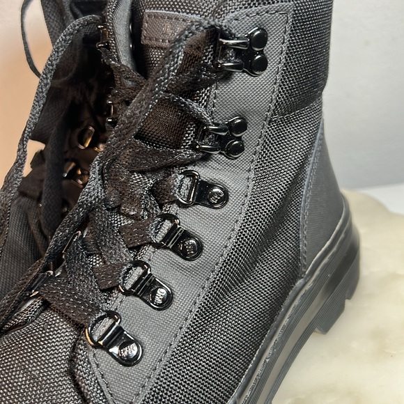 Dr Martens Combs Poly Casual Boots Sz 8 US - Picture 7 of 12